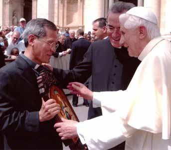Il Papa e don J. Van Qu