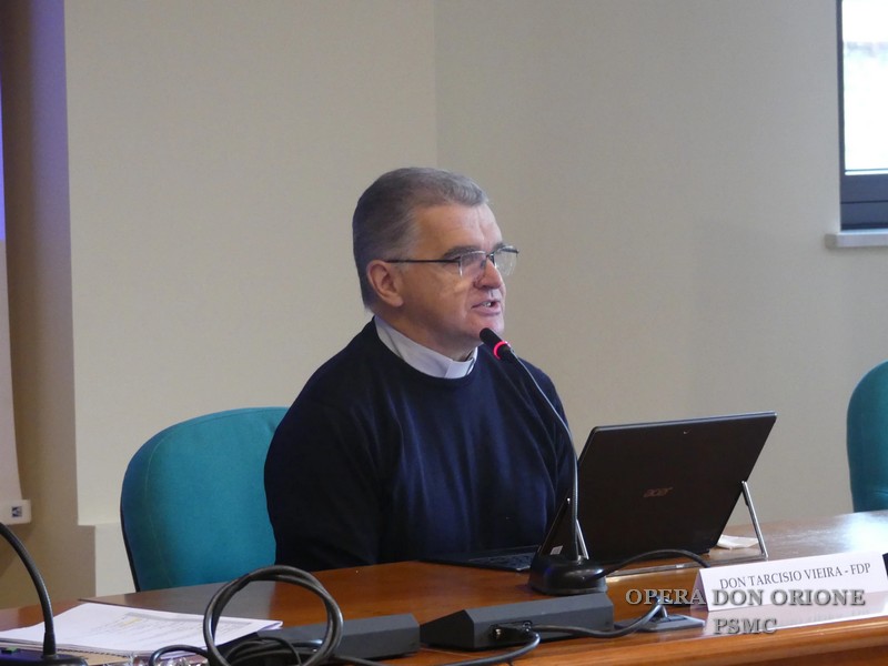XIII CAPITOLO GENERALE PSMC: CAMMINANDO CON LA FAMIGLIA… -  23115