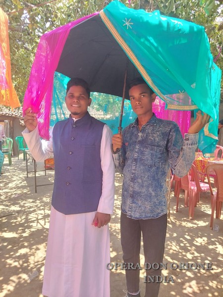 INDIA: L'ORDINAZIONE SACERDOTALE DI P. ARVIND XAXA -  23159