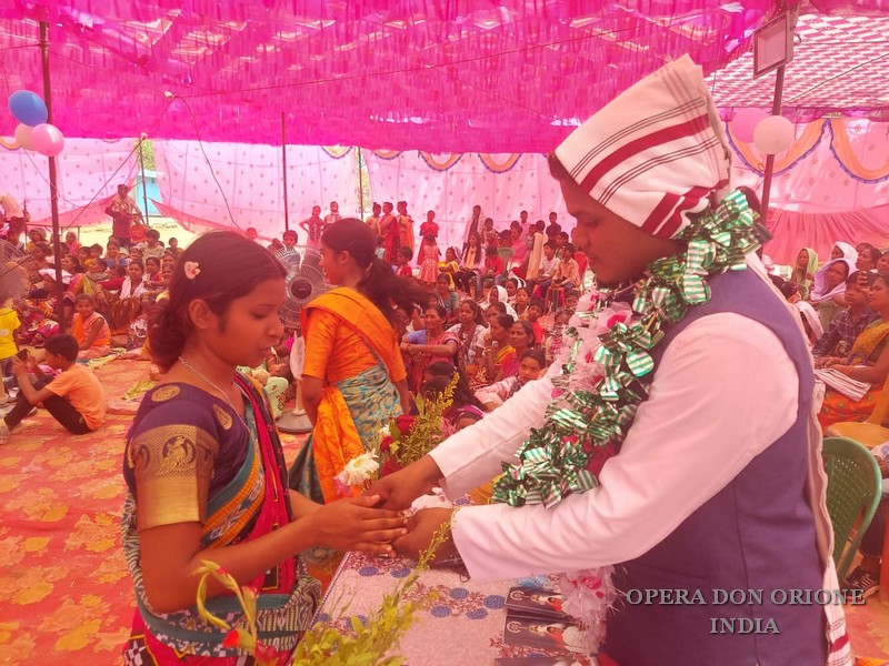 INDIA: L'ORDINAZIONE SACERDOTALE DI P. ARVIND XAXA -  23166