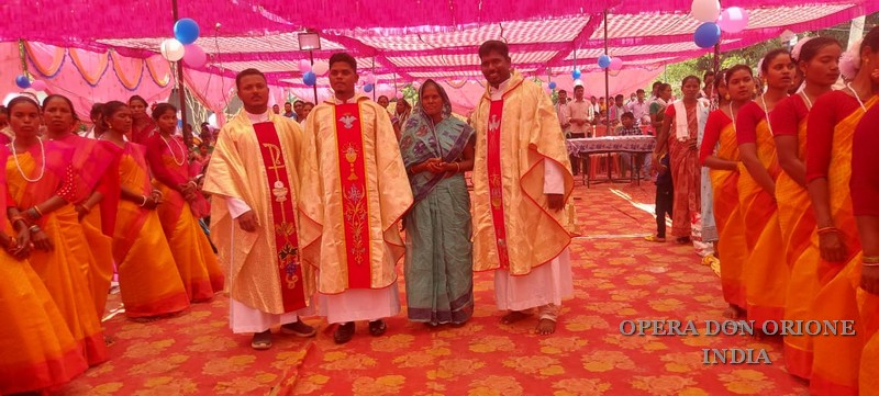 INDIA: L'ORDINAZIONE SACERDOTALE DI P. ARVIND XAXA -  23171