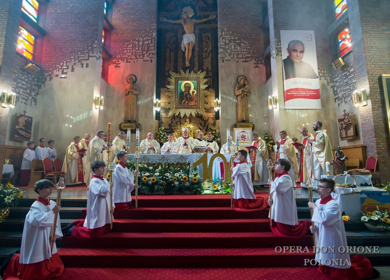 POLONIA: CELEBRATI I 100 ANNI DI PRESENZA ORIONINA -  23172