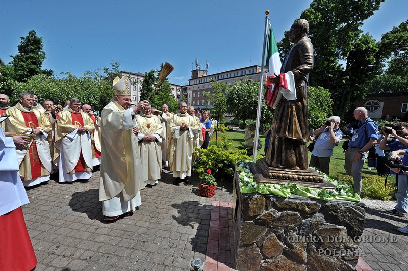 POLONIA: CELEBRATI I 100 ANNI DI PRESENZA ORIONINA -  23175