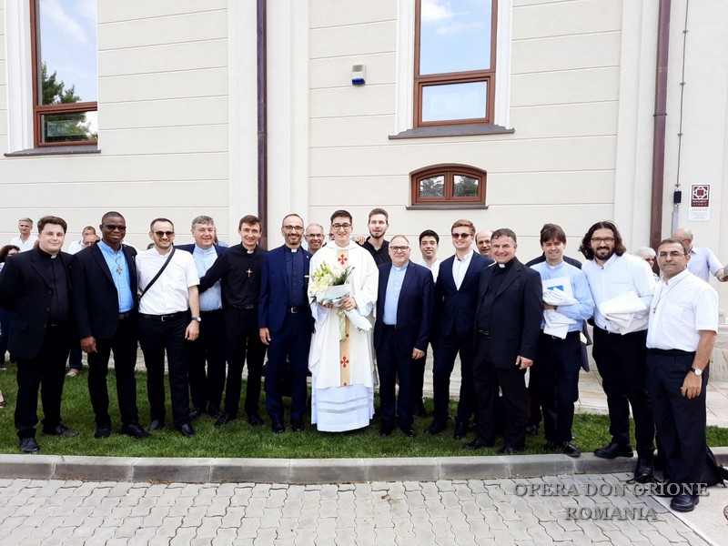 ROMANIA: L'ORDINAZINE SACERDOTALE DI DON SILVIU DUMEA -  23279