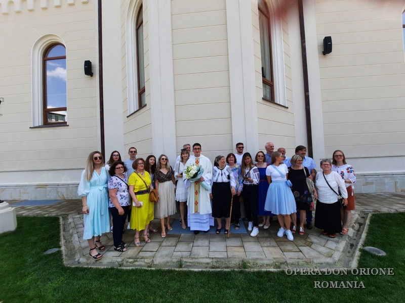 ROMANIA: L'ORDINAZINE SACERDOTALE DI DON SILVIU DUMEA -  23280