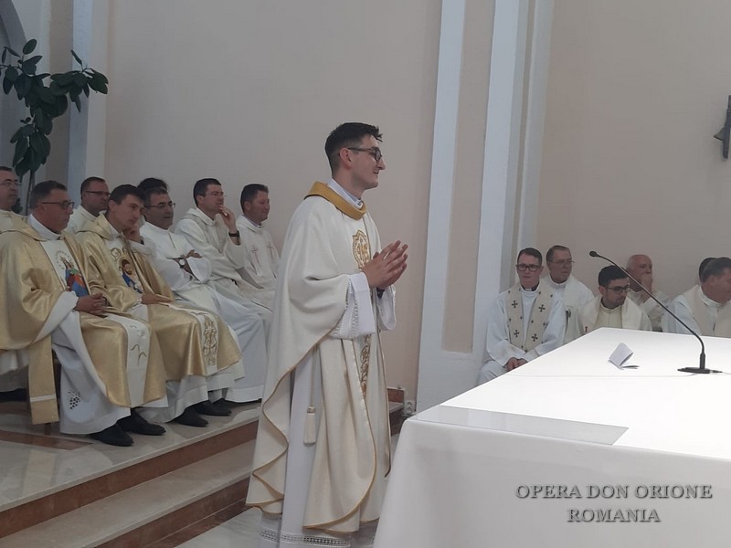 ROMANIA: L'ORDINAZINE SACERDOTALE DI DON SILVIU DUMEA -  23283