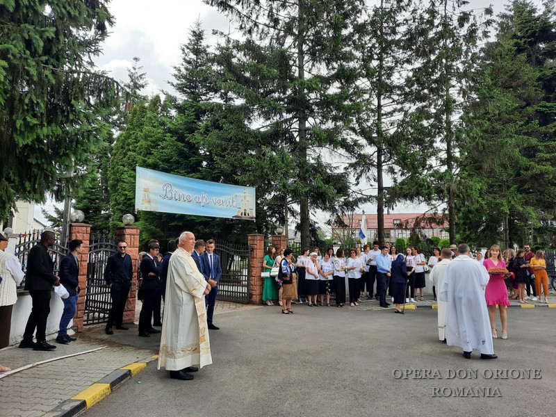 ROMANIA: L'ORDINAZINE SACERDOTALE DI DON SILVIU DUMEA -  23287