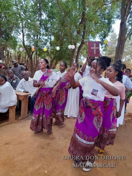 MADAGASCAR: I PRIMI FRUTTI DELLA COMUNITÀ DI BEROBOKA -  23341