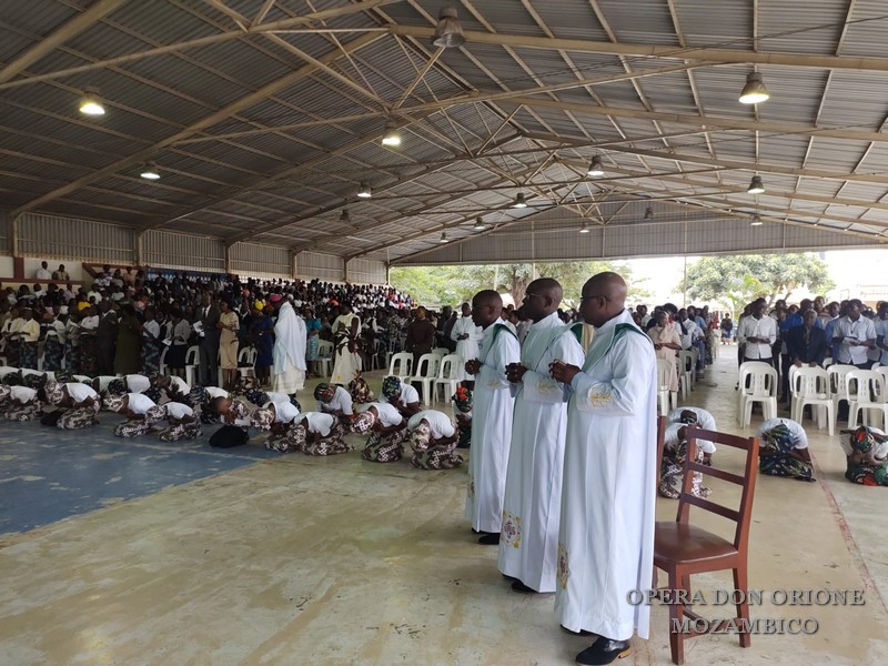 MOZAMBICO: A BEIRA ORDINATI TRE SACERDOTI ORIONINI -  23367