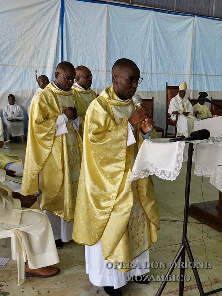 MOZAMBICO: A BEIRA ORDINATI TRE SACERDOTI ORIONINI -  23371