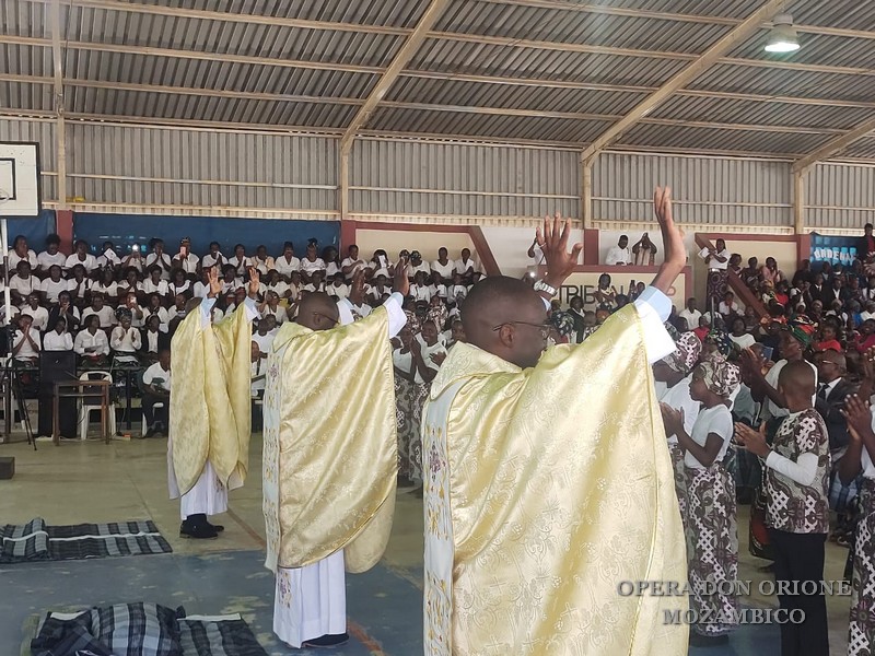 MOZAMBICO: A BEIRA ORDINATI TRE SACERDOTI ORIONINI -  23374