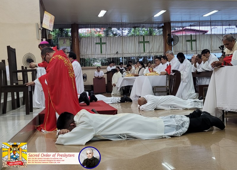 FILIPPINE: A PAYATAS L'ORDINAZIONE PRESBITERALE DI 3 DIACONI -  23454