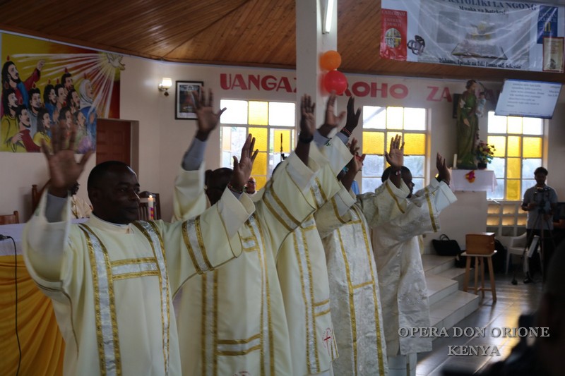 Kenya: Terminata la Visita Canonica Generale -  23742