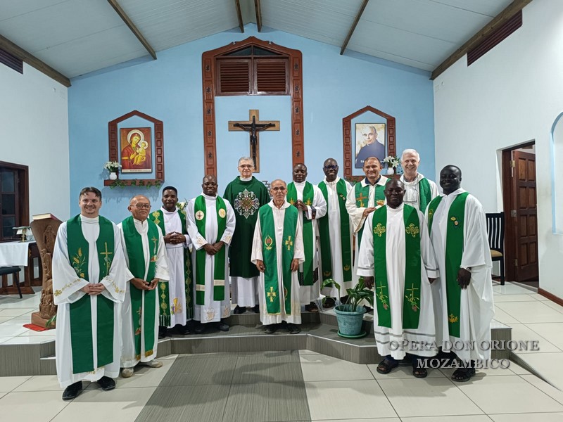 Visita Canonica Generale in Mozambico -  23828