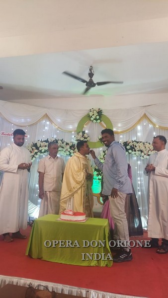India: L'ordinazione sacerdotale di P. John Daiston -  23932