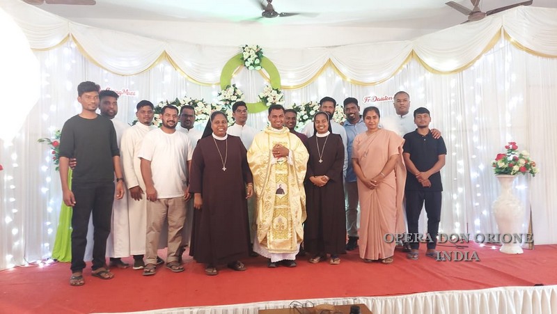 India: L'ordinazione sacerdotale di P. John Daiston -  23933