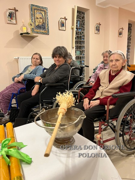 Polonia: Visita pastorale al Piccolo Cottolengo e al Centro per senzatetto di Łaźniew -  23975