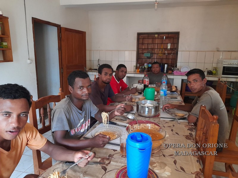 Madagascar: Il futuro inizia da una buona semina -  23989