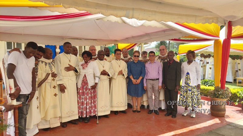 Kenya: A Nairobi la Professione perpetua di tre chierici  -  24092