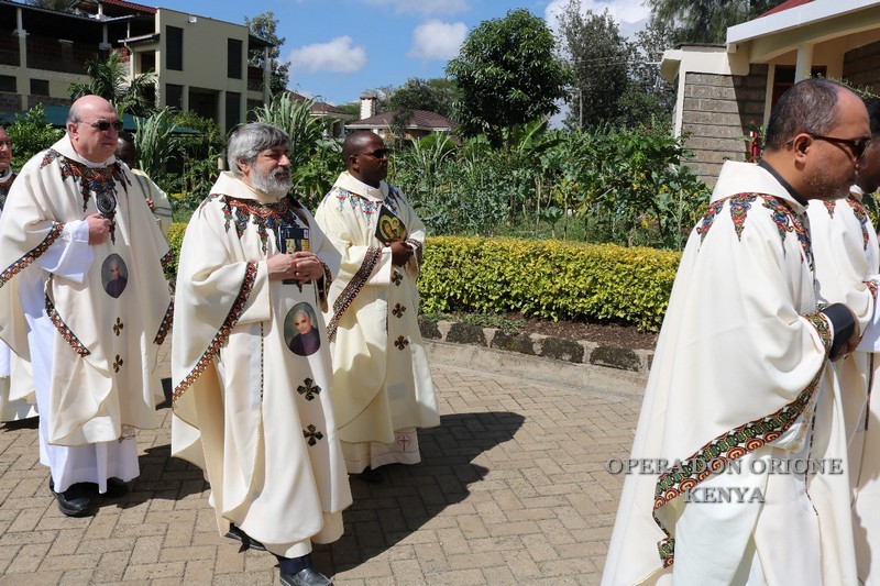 Kenya: A Nairobi la Professione perpetua di tre chierici  -  24099