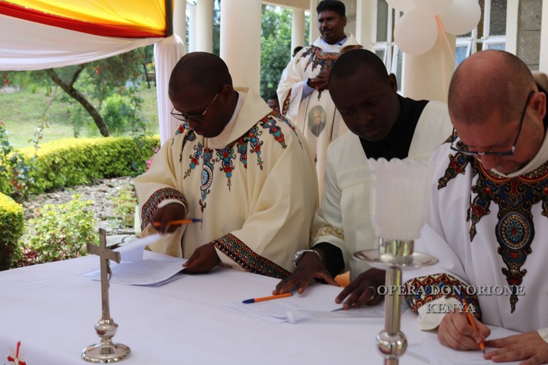 Kenya: A Nairobi la Professione perpetua di tre chierici  -  24100