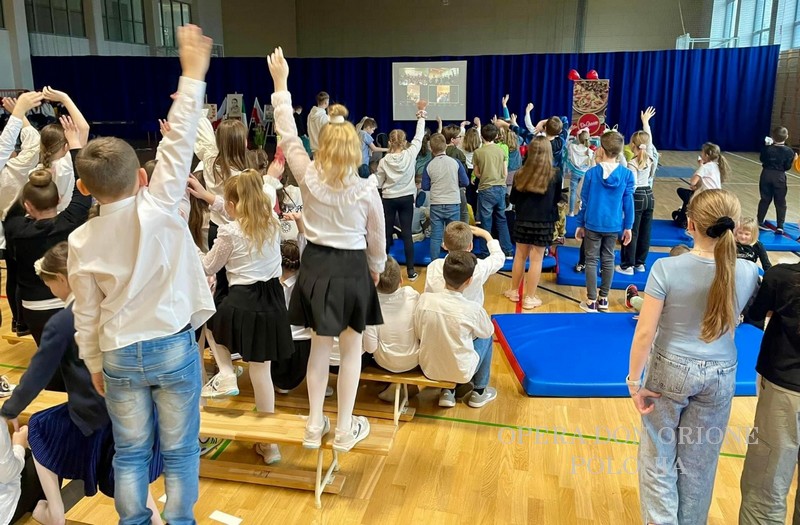 Polonia: A Zduńska Wola la Scuola Primaria ricorda il suo patrono, San Luigi Orione.  -  24162