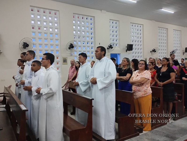 Brasile Nord: L'ordinazione diaconale del chierico Renato Ribeiro da Costa  -  24234