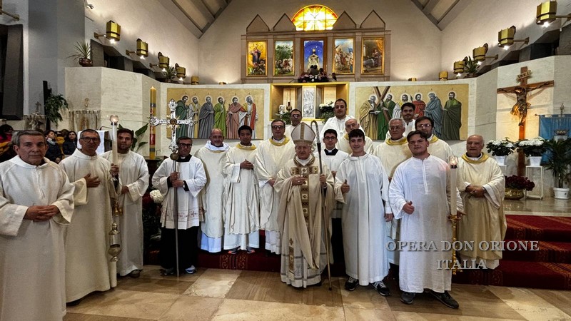 Foggia: “Maria, Madre in preghiera” -  24340