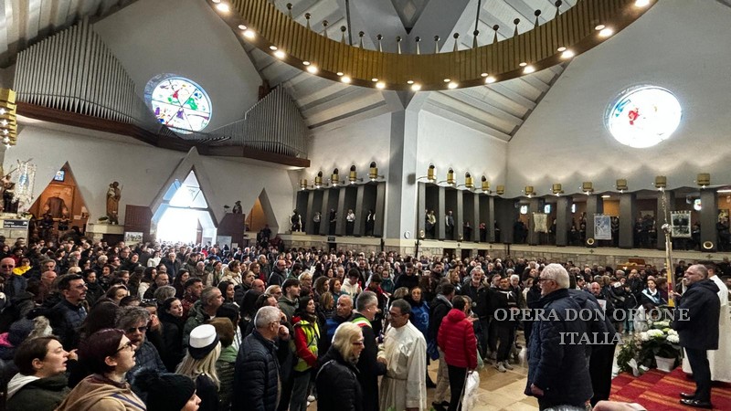 Foggia: “Maria, Madre in preghiera” -  24345