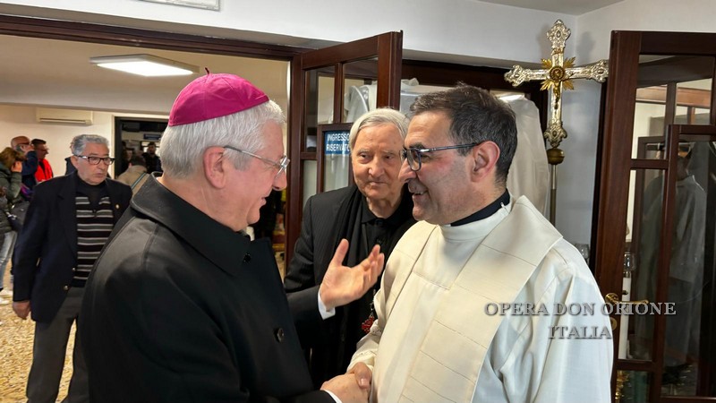 Foggia: “Maria, Madre in preghiera” -  24349