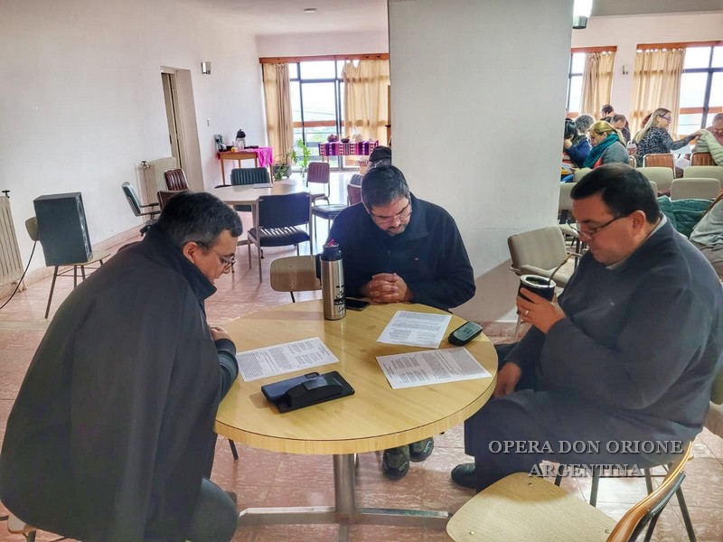 Argentina: L'incontro delle Equipe di gestione dei Cottolengo e delle Case -  24358
