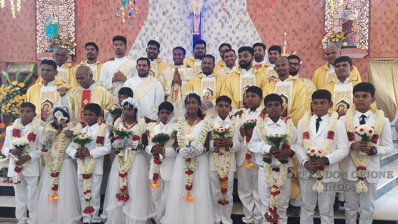 India: L'ordinazione sacerdotale del diacono Michel Raj Moyisan -  24608
