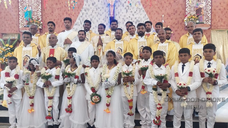 India: L'ordinazione sacerdotale del diacono Michel Raj Moyisan -  24609