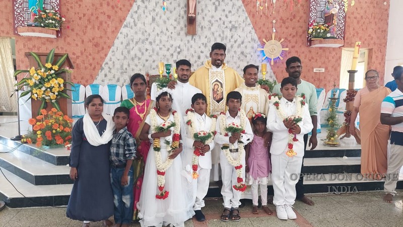 India: L'ordinazione sacerdotale del diacono Michel Raj Moyisan -  24610