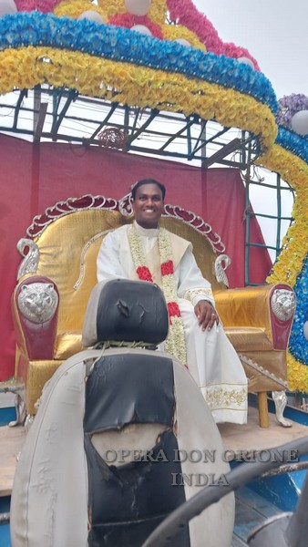 India: L'ordinazione sacerdotale del diacono Michel Raj Moyisan -  24624