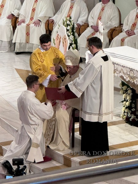 Romania: A Iași l'ordinazione sacerdotale di Don Cristian-Sergiu Andrieş -  24830