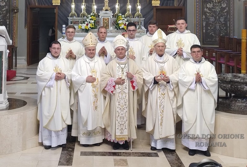 Romania: A Iași l'ordinazione sacerdotale di Don Cristian-Sergiu Andrieş -  24832