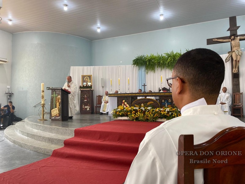 Brasile Nord: A Buritis, l'ordinazione diaconale del chierico Diego De Lima Dias -  24975