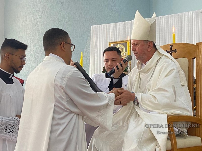 Brasile Nord: A Buritis, l'ordinazione diaconale del chierico Diego De Lima Dias -  24978