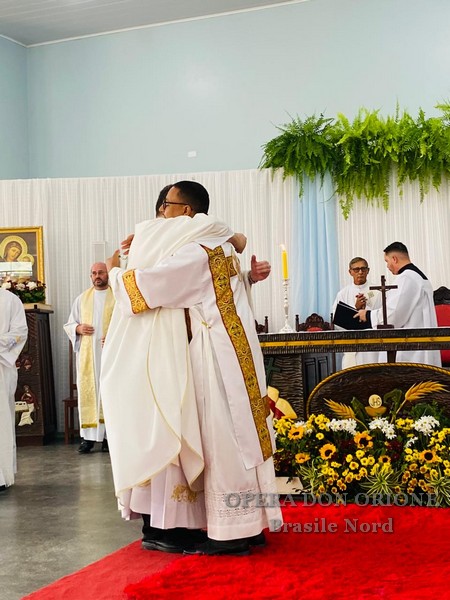 Brasile Nord: A Buritis, l'ordinazione diaconale del chierico Diego De Lima Dias -  24987