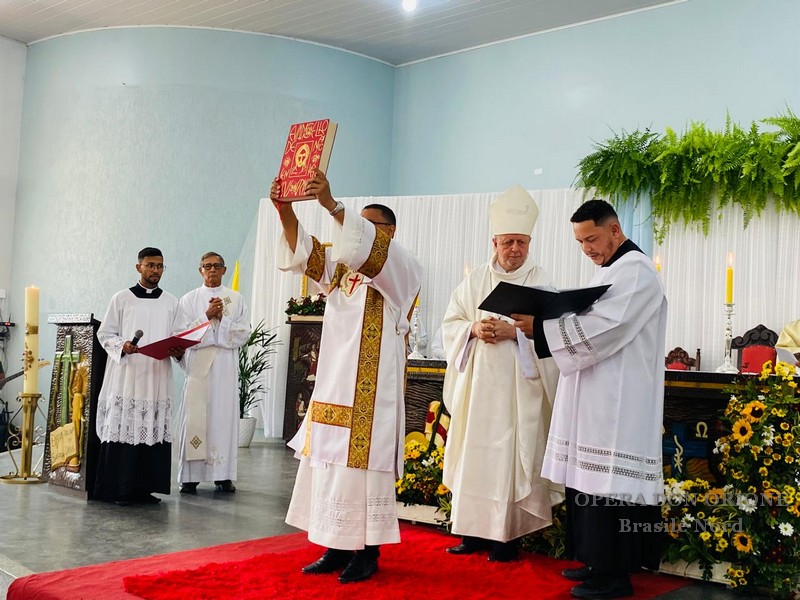 Brasile Nord: A Buritis, l'ordinazione diaconale del chierico Diego De Lima Dias -  24988