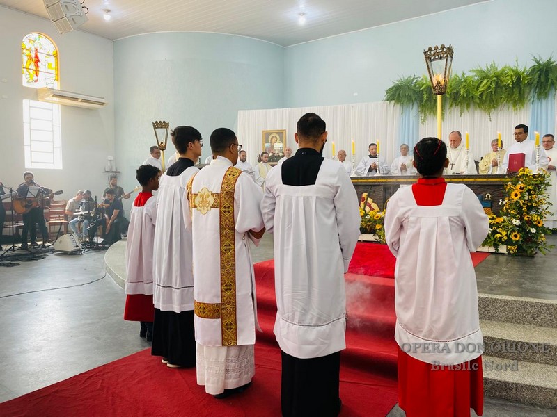Brasile Nord: A Buritis, l'ordinazione diaconale del chierico Diego De Lima Dias -  24990