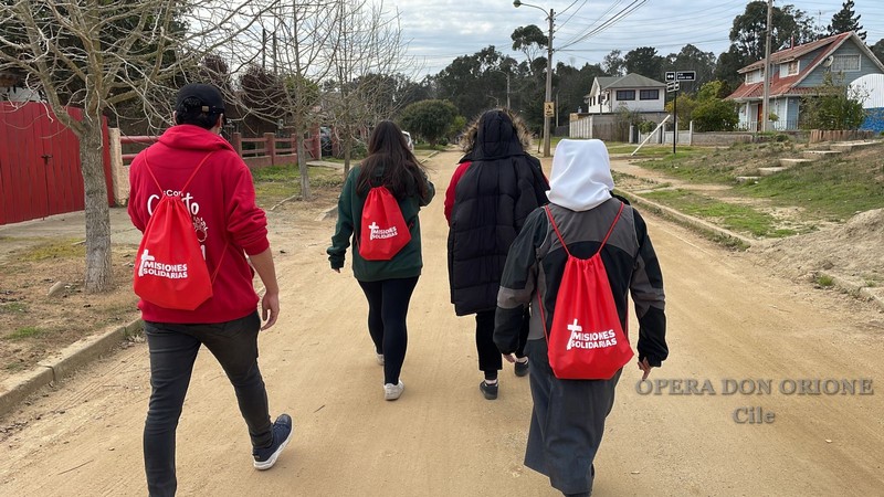 Cile: Due religiosi orionini partecipano alle missioni di solidarietà del Duoc UC ad Algarrobo -  24997