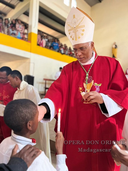 Madagascar: A Miandrarivo inaugurata la chiesa intitolata a Sant'Agostino -  25040