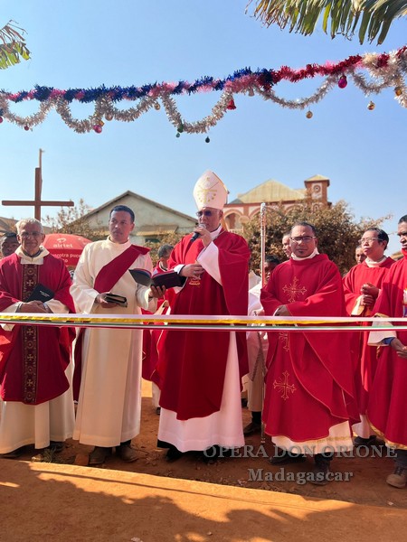 Madagascar: A Miandrarivo inaugurata la chiesa intitolata a Sant'Agostino -  25042