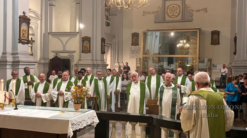 Chiamati a vivere la gratitudine. Sacerdoti orionini in pellegrinaggio al santuario di Casei Gerola -  25176