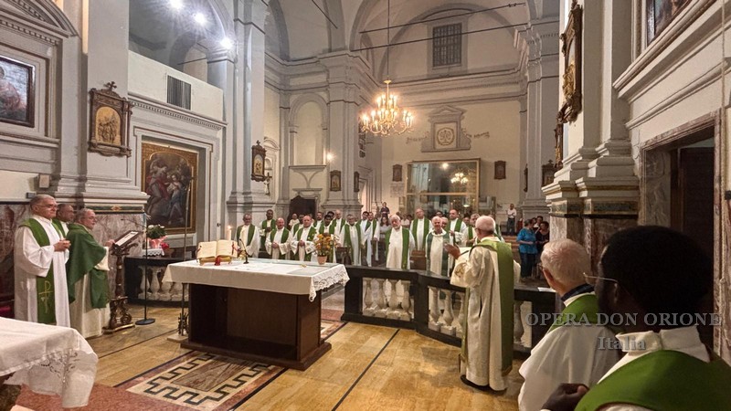 Chiamati a vivere la gratitudine. Sacerdoti orionini in pellegrinaggio al santuario di Casei Gerola -  25181