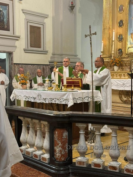 Chiamati a vivere la gratitudine. Sacerdoti orionini in pellegrinaggio al santuario di Casei Gerola -  25192