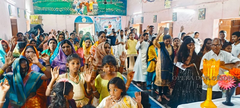India: Una gioiosa celebrazione di fede e unità  -  25307