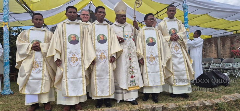 5 nuovi sacerdoti nella Delegazione Maria Regina del Madagascar  -  25452